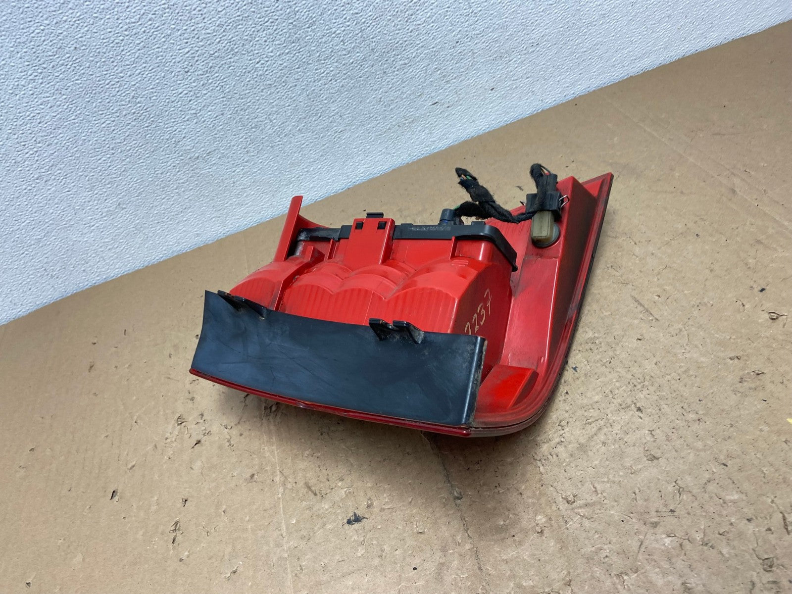 2002-2005 Mercedes ML350 ML-Class Left Driver Lh Side Tail Light AC7237 LK6