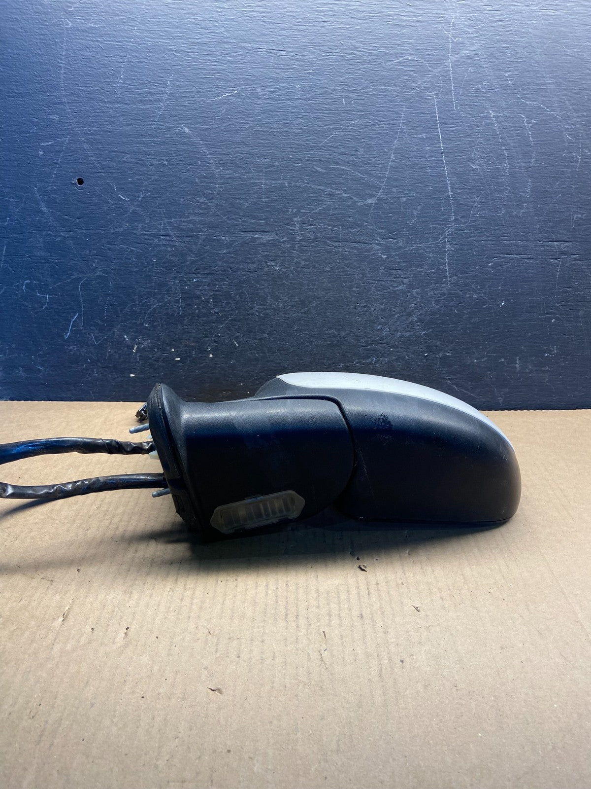 2003-2006 Chevrolet Tahoe Suburban Left Driver LH Turn Door Mirror AF9193 DG3
