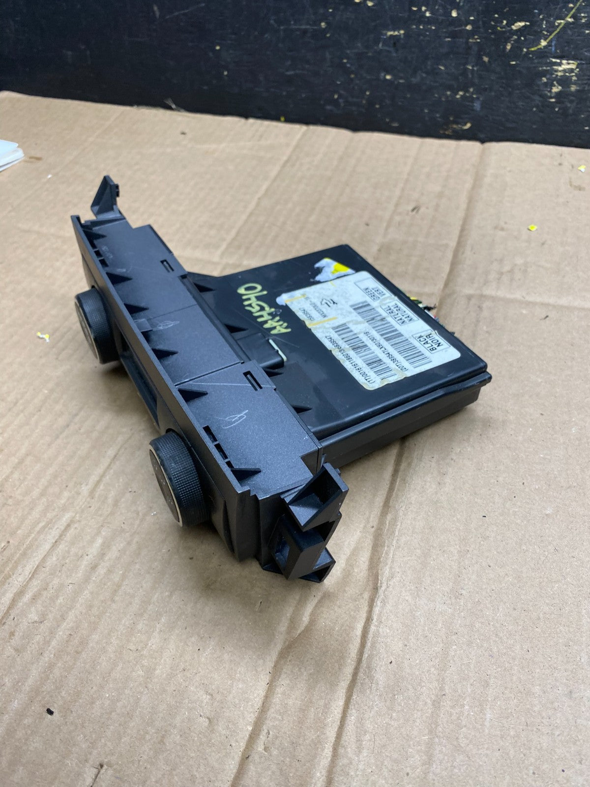 2006 to 2011 Cadillac DTS AC Heater Climate Control Panel AA4540 DG2
