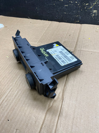 2006 to 2011 Cadillac DTS AC Heater Climate Control Panel AA4540 DG2