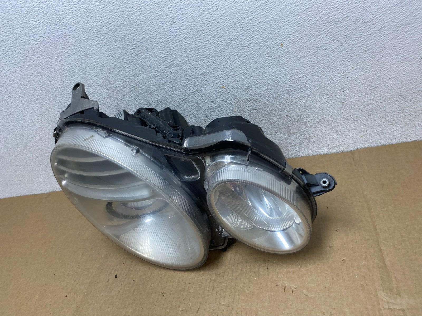 2007 2008 2009 Mercedes E Class Right Passenger RH Xenon Headlight AF9566 DW1