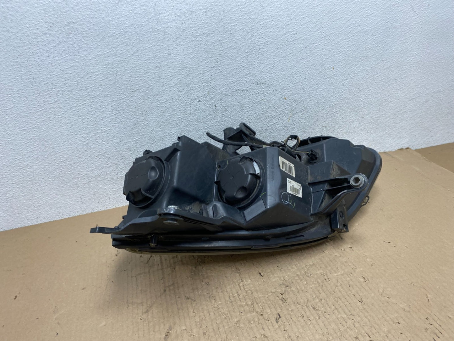 2007-2012 Gmc Acadia Halogen Headlight Right Passenger Side AE8895 DW6