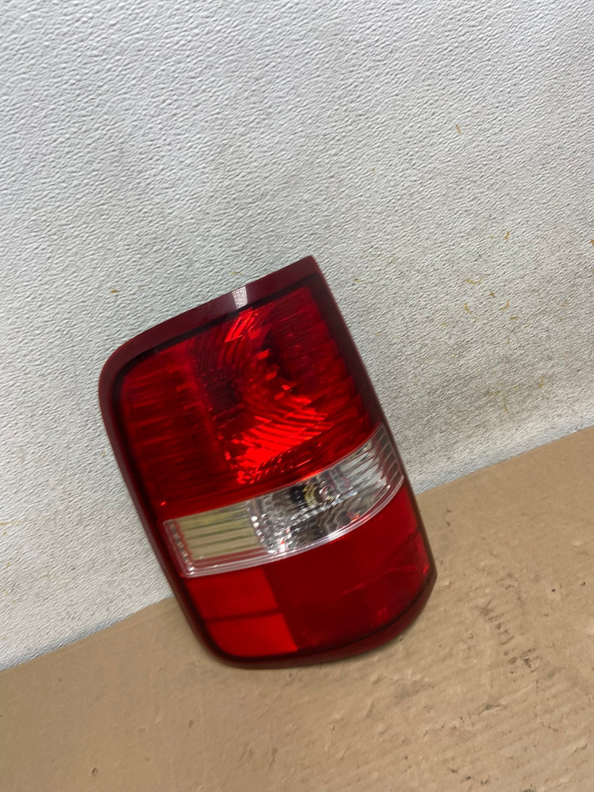 2004 to 2008 Ford F150 F-150 Left Driver LH Side Tail Light AH9448 LK2