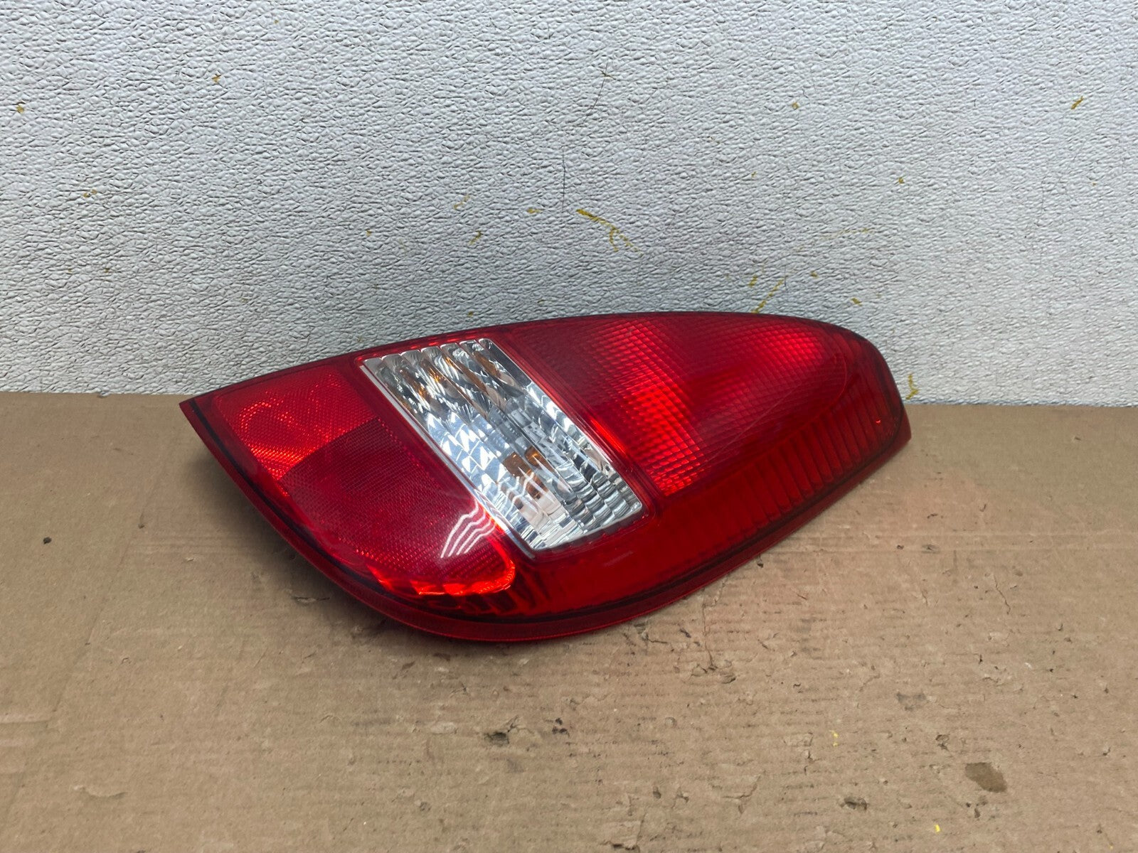 2002 to 2004 Suzuki Aerio Wagon Right Passenger RH Tail Light n7937 DG0