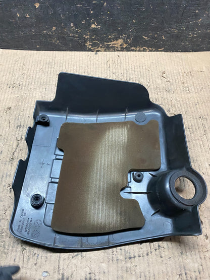 2005 to 2006 Chevrolet Malibu 3.5L Engine Cover Plastic Motor Shield U6160 DG6