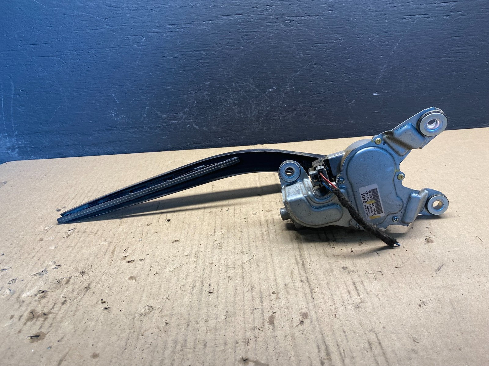 2017-2020 GMC Acadia Tailgate Back Door Rear Wiper Motor Wiper AC1002 DG5