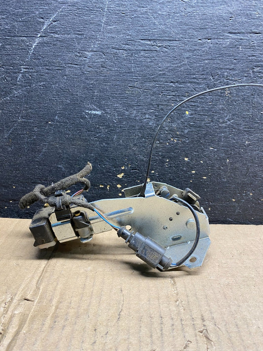 2008 to 2010 Porsche Cayenne Rear Trunk Window Latch Lock Actuator AB0391  DG0
