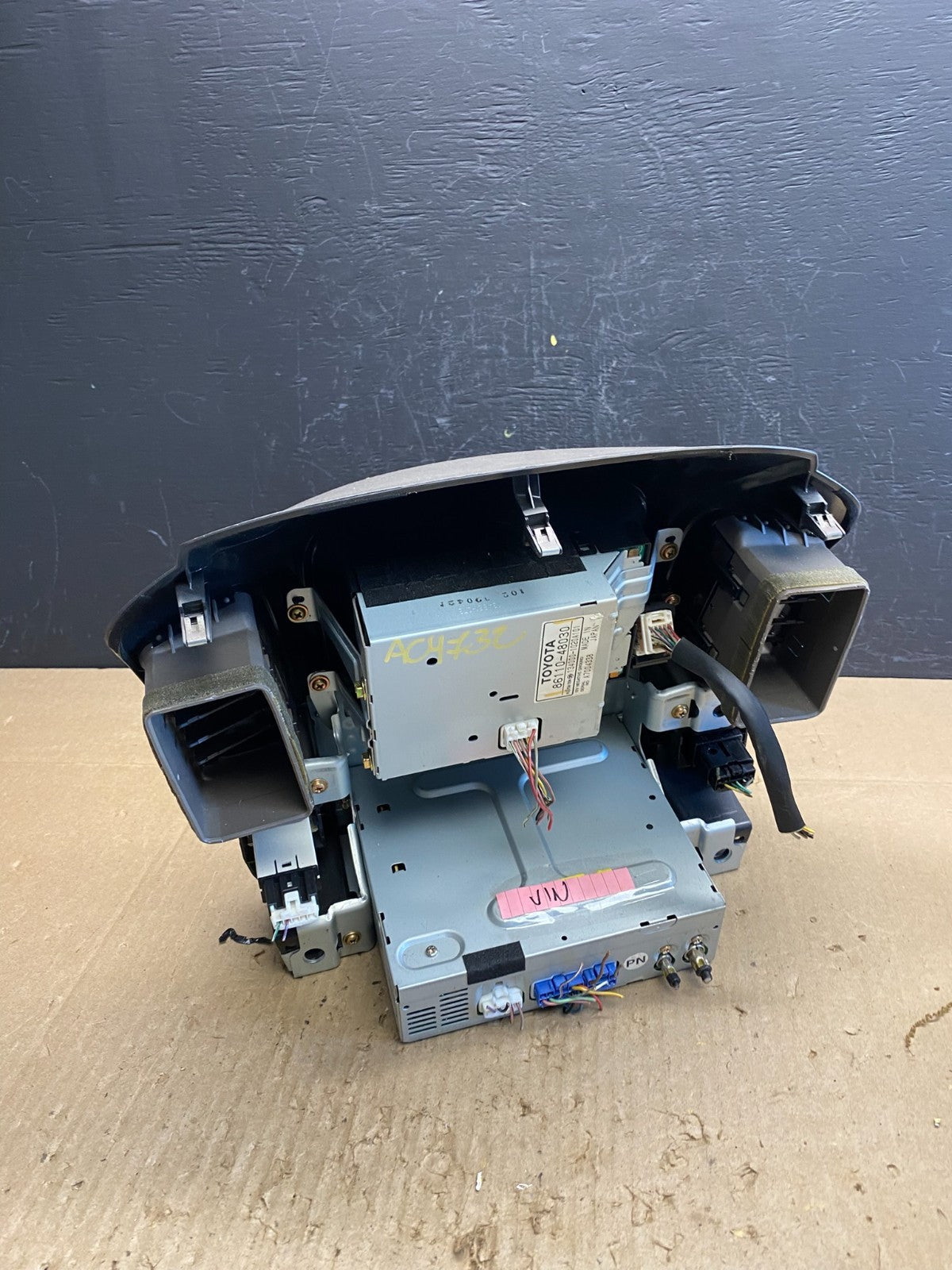 2001 to 2003 Lexus Rx300 Radio Receiver Head Unit + Bezel Surround AC4732 DG3