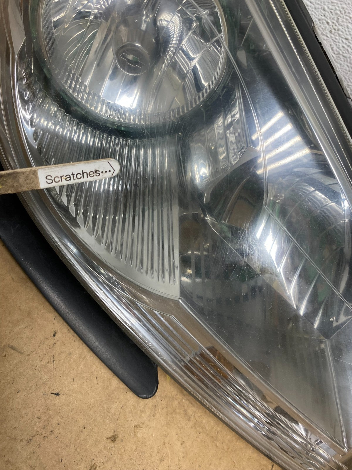2008 to 2012 Chevrolet Malibu Left+Right Side Set Headlights AE3263 DW3