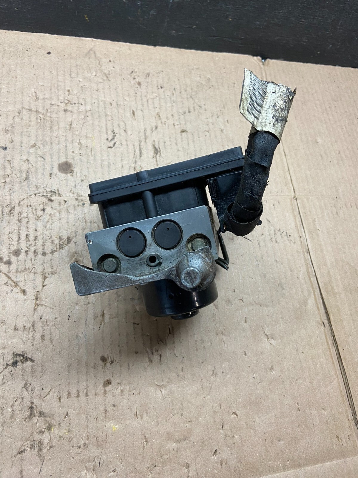 2003-2006 Mercedes R230 SL500 E550 ABS Anti Lock Brake Pump Module C2235 DG12
