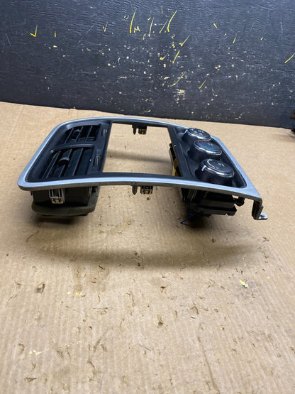2010 to 2012 Dodge Caliber Dash Radio Center Bezel Climate Control Dash z4313 DG2