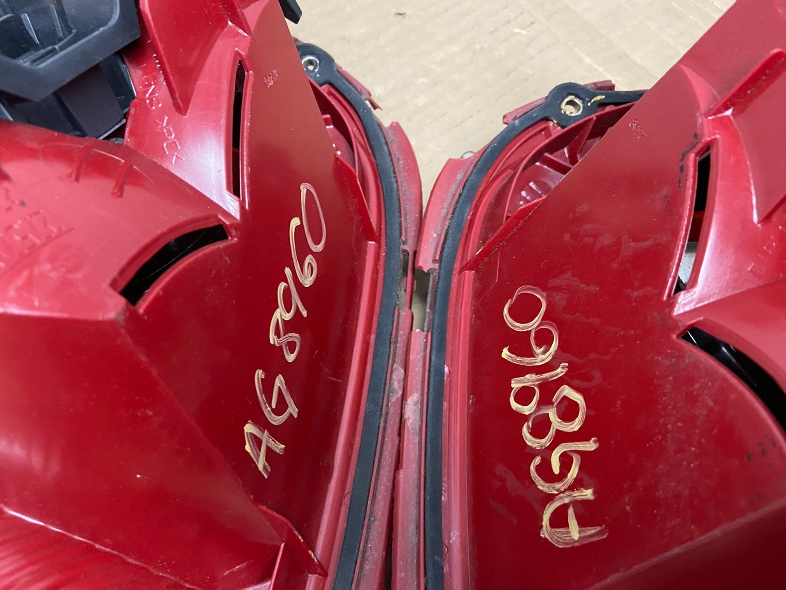 2007 2008 2009 2010 Mini Cooper R56 Left+Right Tail Lights AG8960 DW10