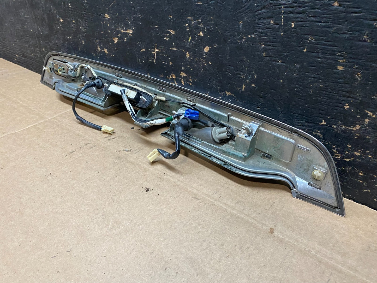 2008 to 2010 Toyota Highlander Tailgate Trunk Trim Molding Handle Y9279 DG5