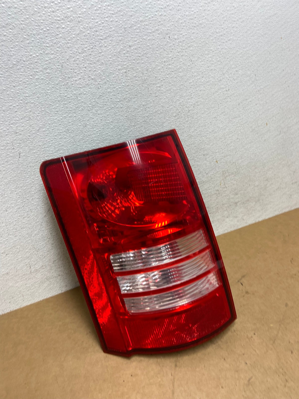 2008-2010 Chrysler Town and Country Left Driver Tail Light AE3103 LK2