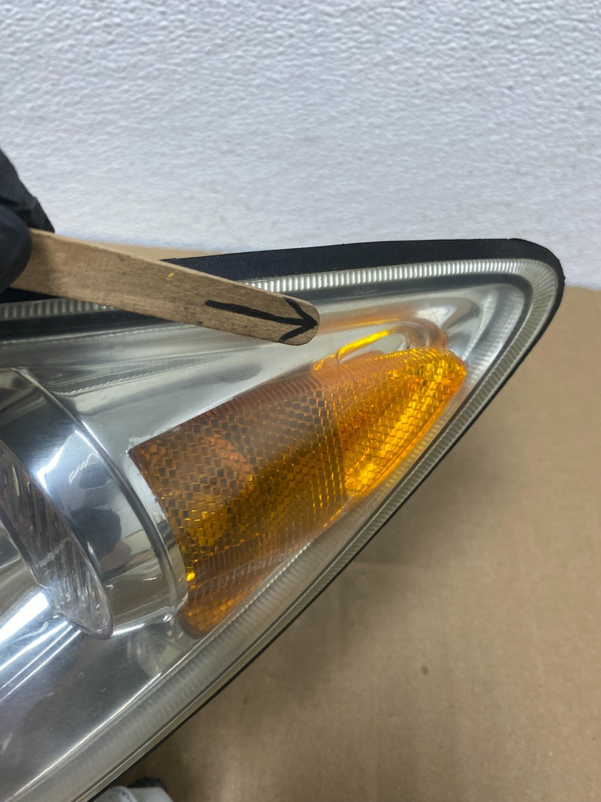 2005 to 2006 Toyota Camry Left Driver LH Halogen Headlight AB8133 DW6