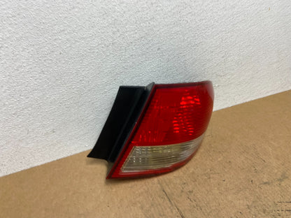 2002-2004 Infiniti i35 Right Passenger Rh Side Tail Light OEM AC3652 DW2