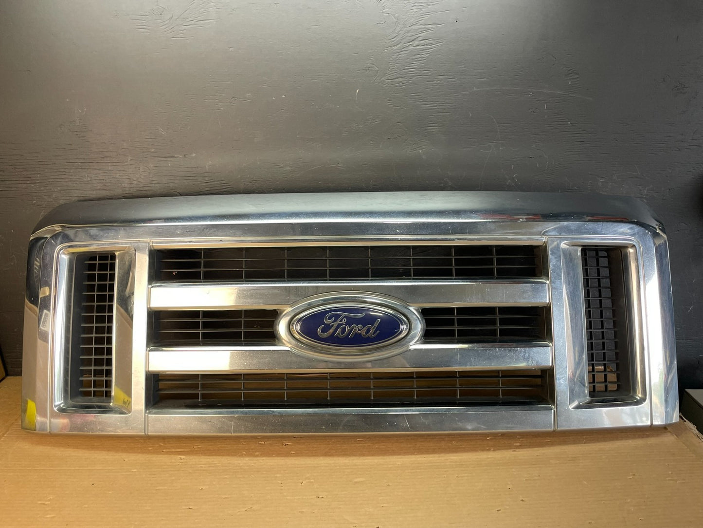 2008 to 2014 Ford Econoline E150 E250 Front Upper Chrome Grill Grille af3328 DG0