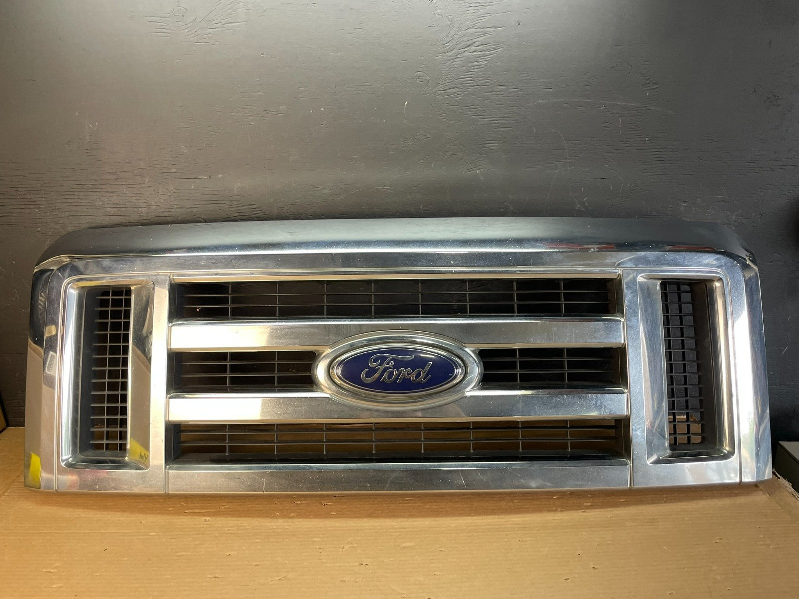 2008 to 2014 Ford Econoline E150 E250 Front Upper Chrome Grill Grille af3328 DG0