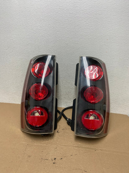 2007-2014 GMC Yukon Denali Left + Right SET Tail Lights Light AF4506 LK0