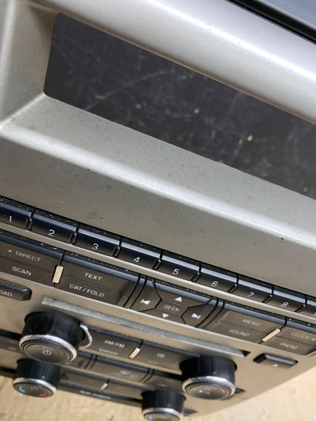 2009-2012 Ford Flex Heater Climate Control Radio CD Control Dash Bezel AB9144 DG1