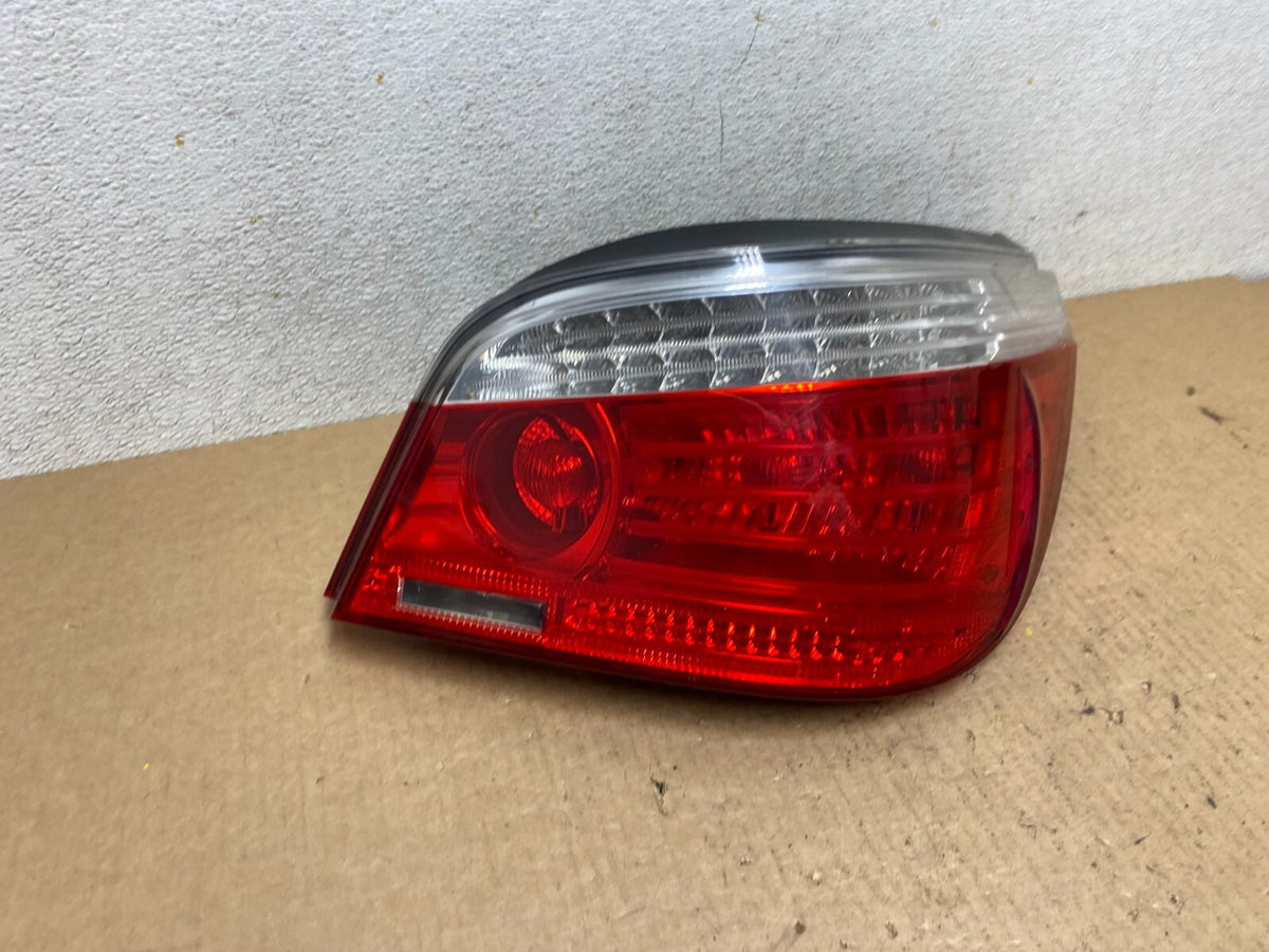 2008 2009 2010 BMW 5 525i 530i Right Passenger Rh Tail Side Light L8437 DW2