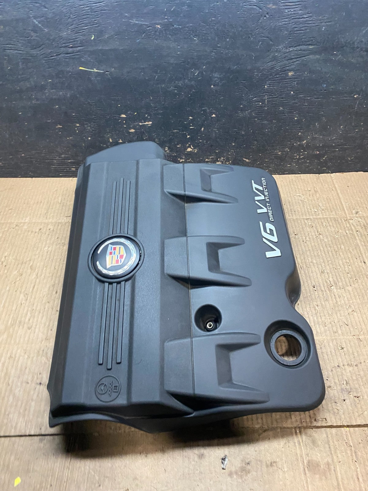 2010 to 2012 Cadillac SRX 3.6L Plastic Engine Cover Shield T9579 DG3