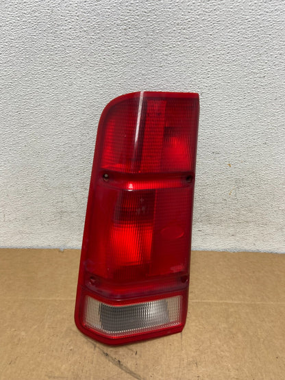 1999 - 2002 Land Rover Discovery Left Driver LH Side Tail Light ad6062 DG0