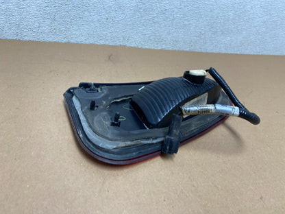 2003-2006 Lincoln Navigator Right Passenger RH Inner Tail Light OEM H0943 KC5