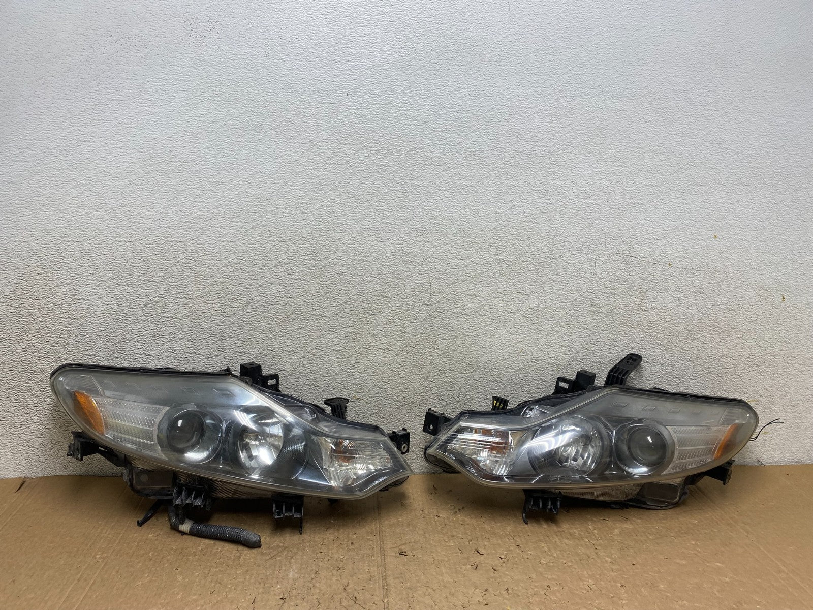 Halogen 2011 2012 2013 2014 Nissan Murano Headlights Left+Right V3829 DW0