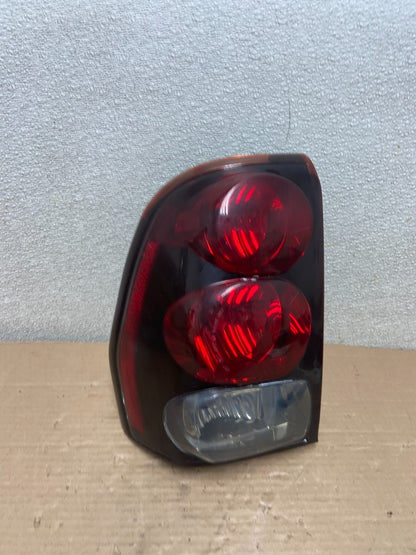 2002 to 2009 Chevrolet Trailblazer Left Driver LH Side Tail Light AA8784 LK0