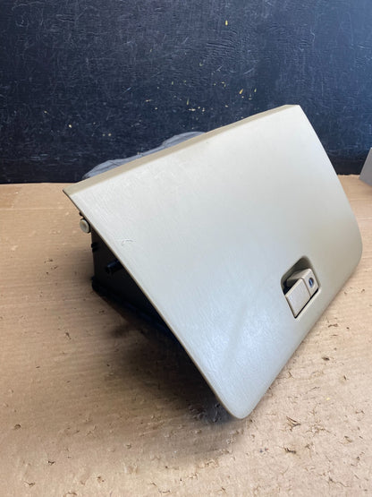 2001 - 2007 Toyota Highlander Front Right Passenger Storage Glove Box ag8493 DG2