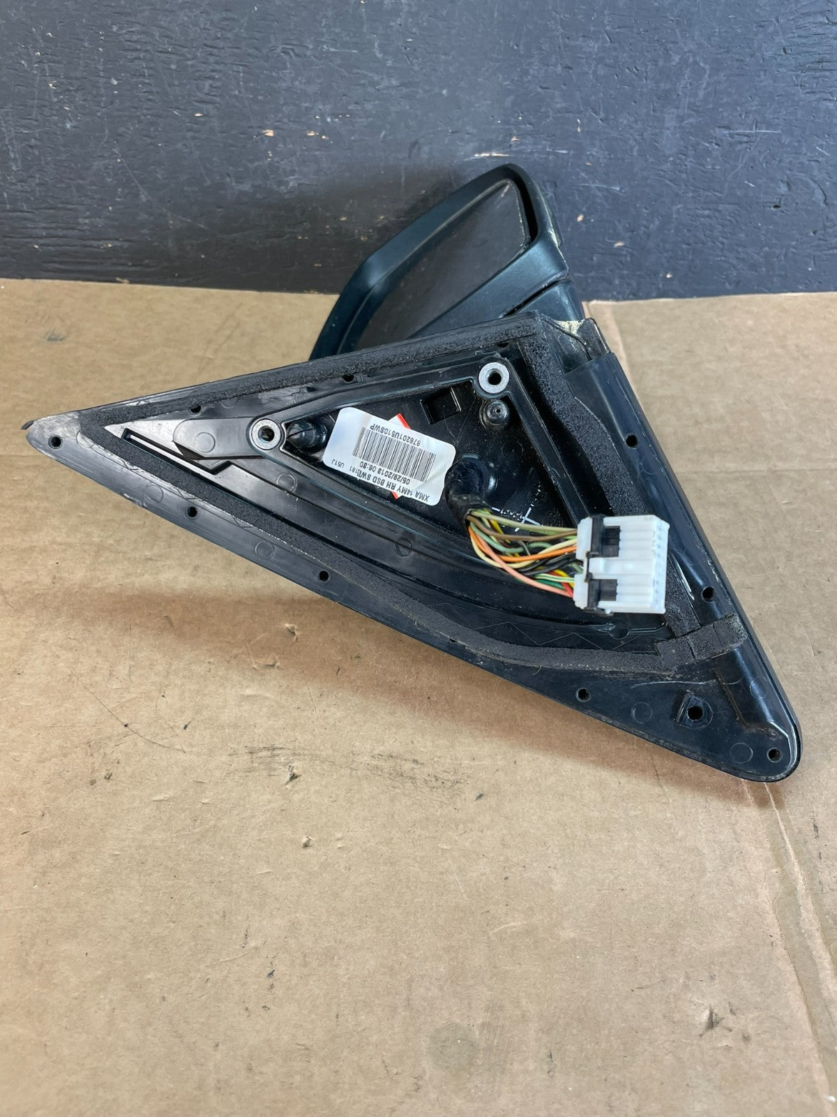 2011 to 2015 Kia Sorento Right Passenger Door Mirror Turn Signal AE0923 DW4