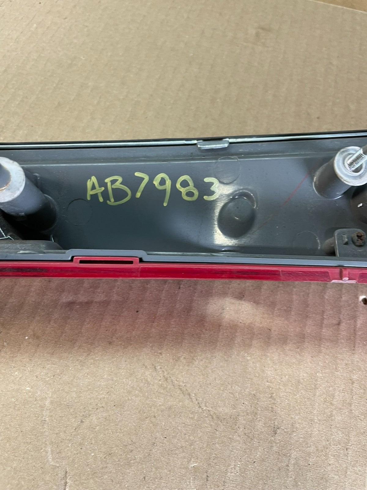 2012 to 2017 Hyundai Azera Trunk Center Tail Light License W/Emblem ab7983 DG6