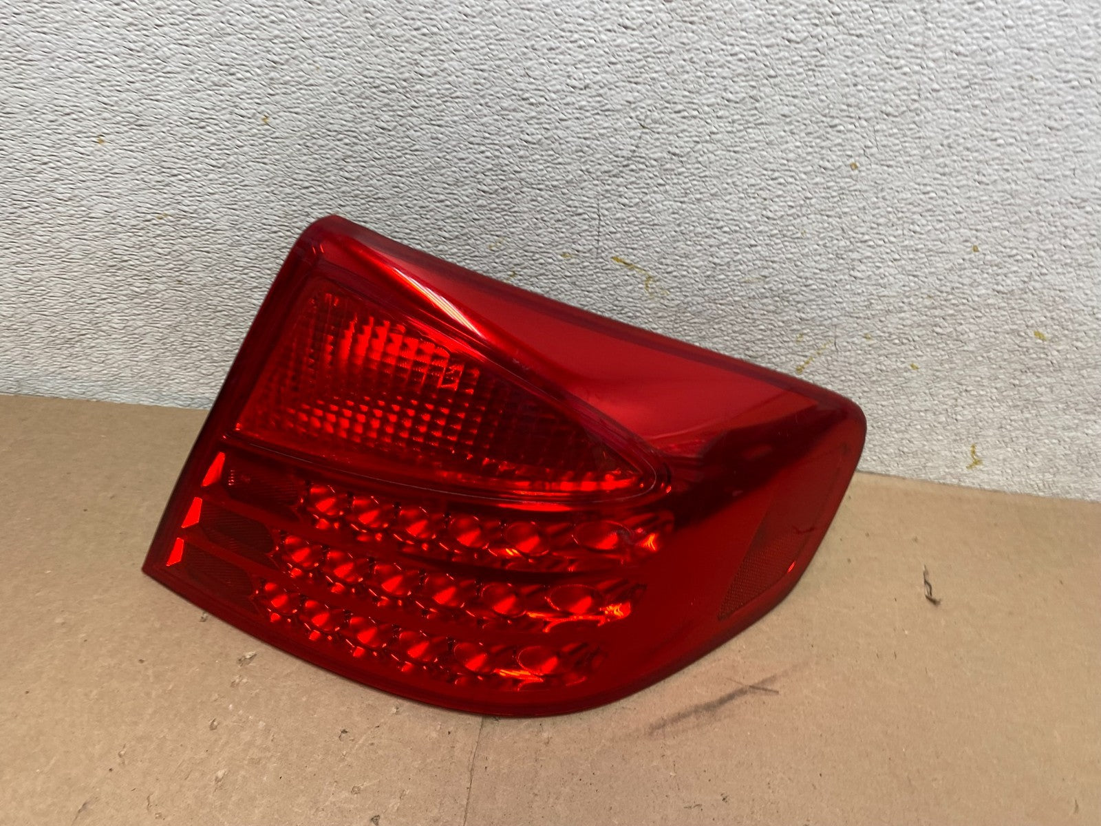 2003 to 2004 Infiniti G35 Right Passenger Rh Side Tail Light Q4208 DW1
