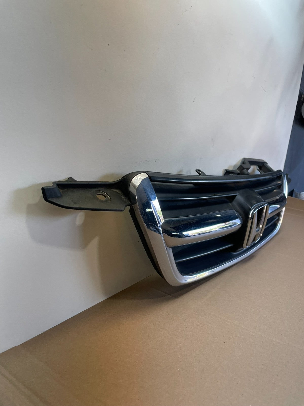 2002 to 2004 Honda CR-V CRV Front Upper Grille Grill Chrome ai0620 DG2