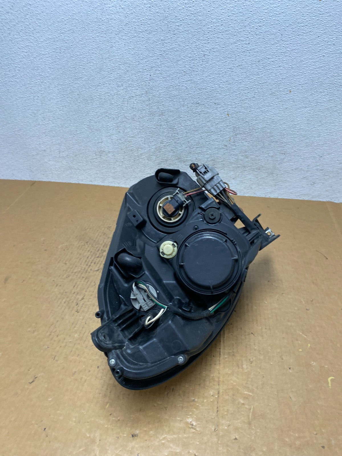 2006 - 2007 Subaru Tribeca B9 Left Driver LH Side Halogen Headlight AE04619