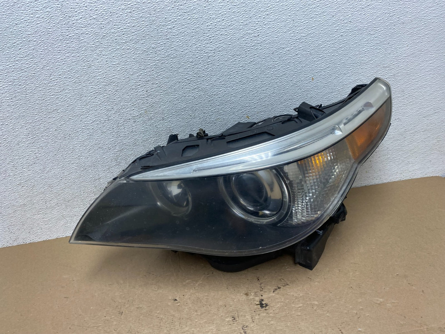 2004 to 2007 BMW 525i 5 Series Headlight Left Driver LH Xenon AFS AF4720 DW0