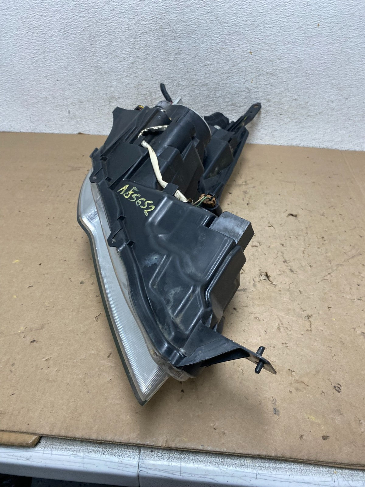 2010 2011 2012 Subaru Legacy Outback Left Driver Halogen Headlight AG5651 DW5