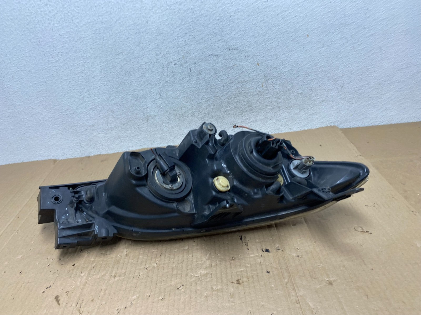 2004 to 2009 Mazda 3 Sedan Left Driver LH Side Headlight AE9010 DW6