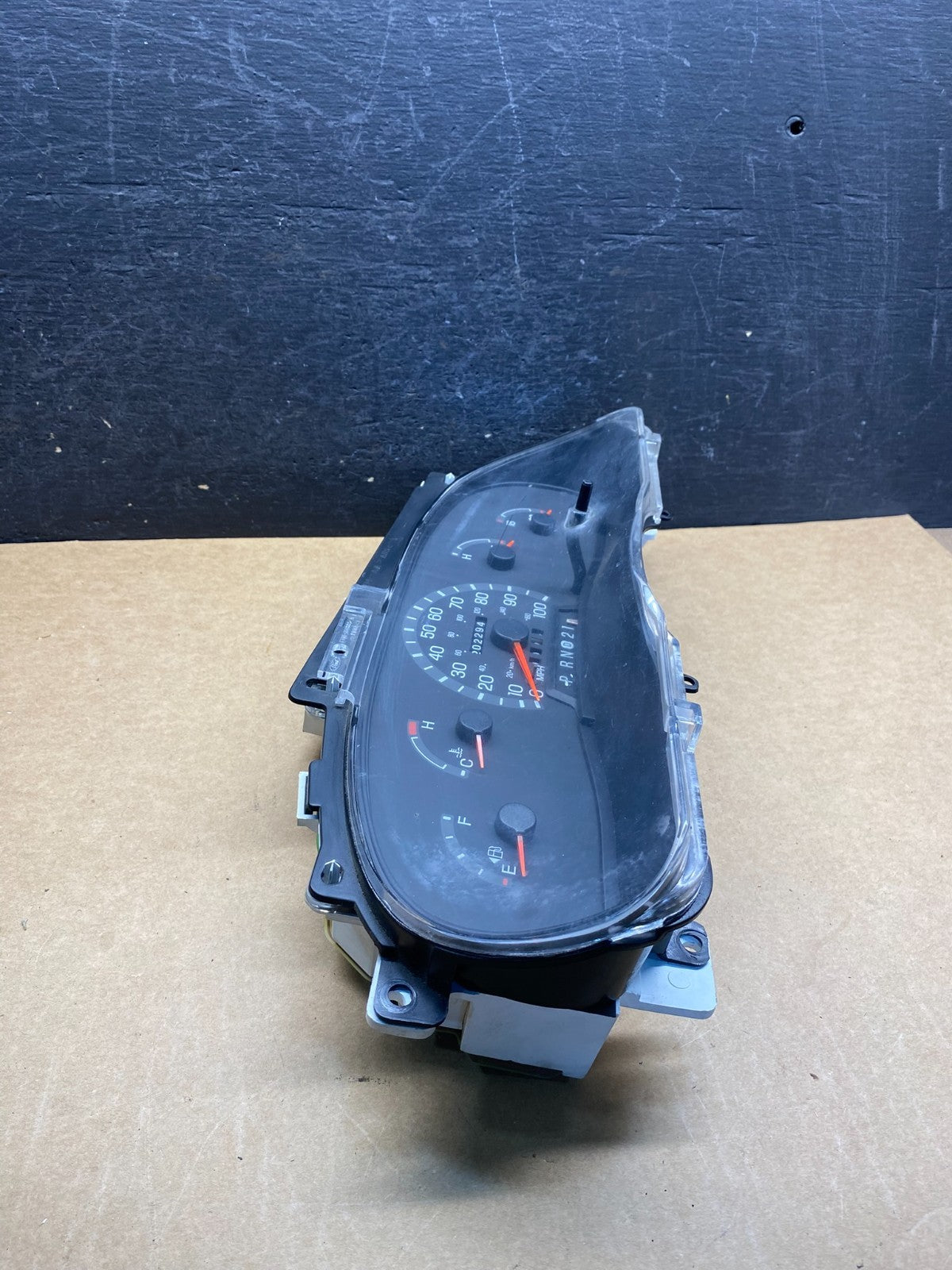 2001-2002 Ford Econoline E250 E350 Van Speedometer Instrument Cluster ah7102 DG2