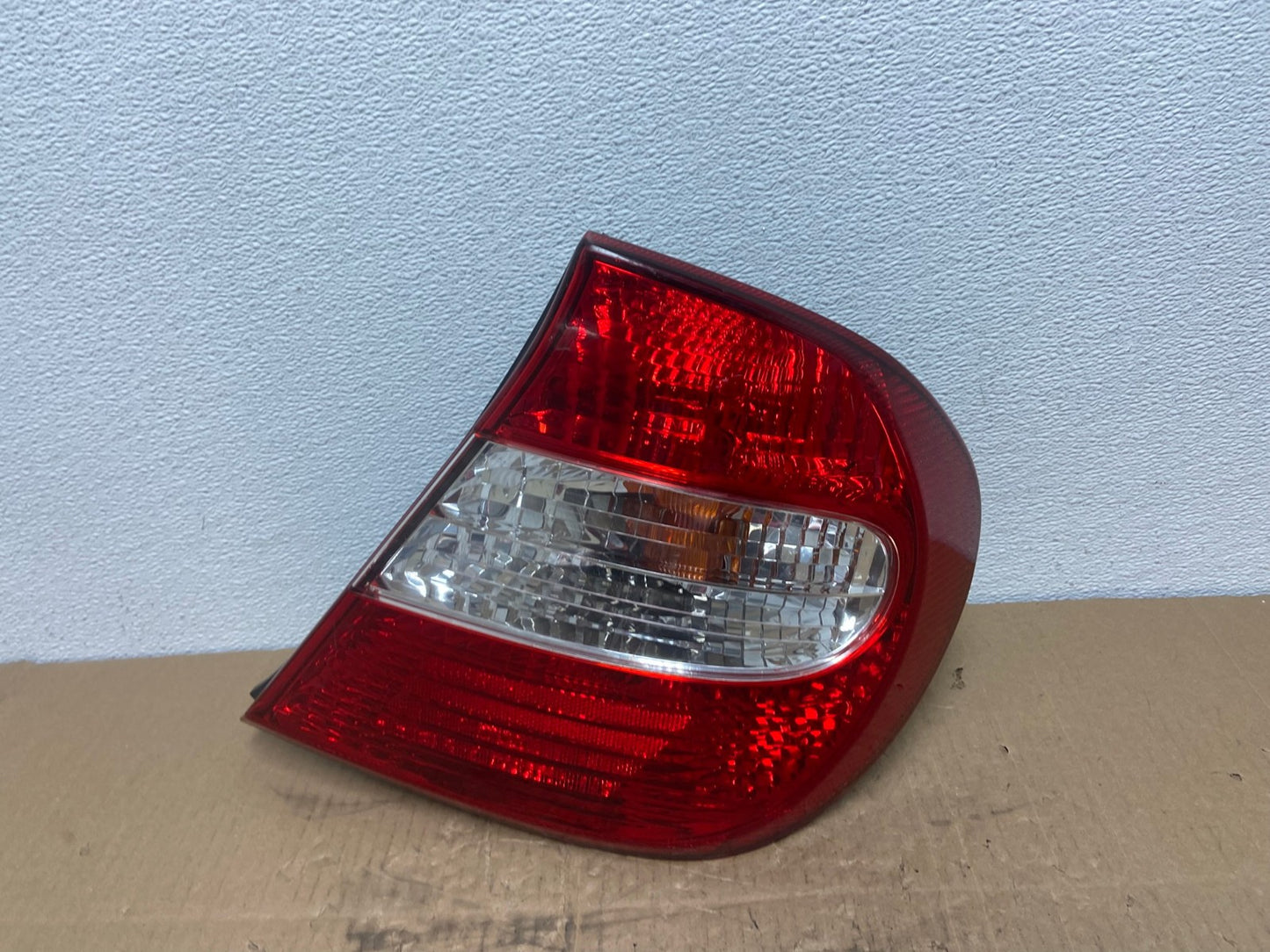 2002 2003 2004 Toyota Camry Tail Light Right Passenger Rh Side OEM AB8286 LK0