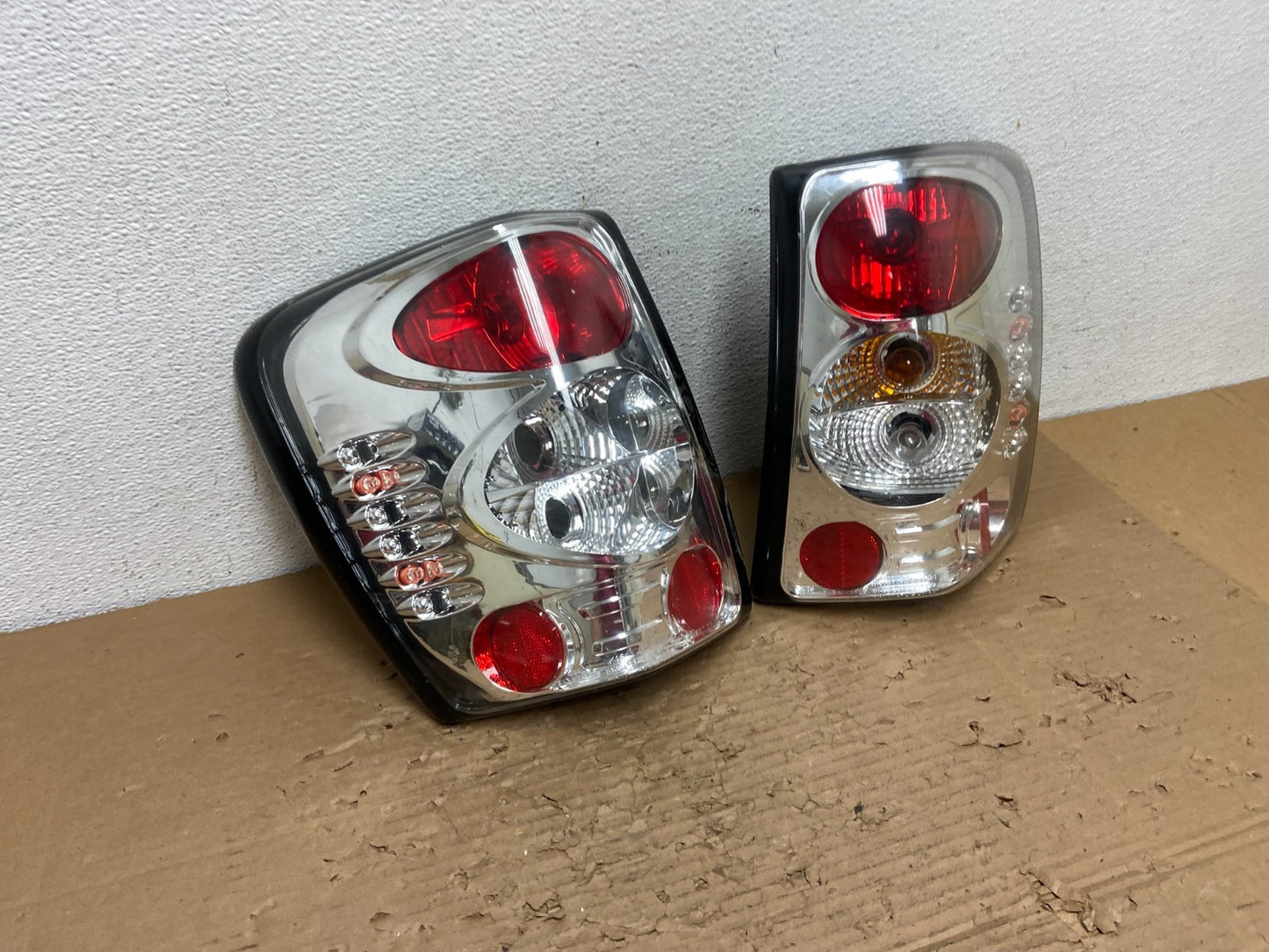 1999-2004 Jeep Grand Cherokee Left + Right Set Chrome Tail Lights AD4367 DG2
