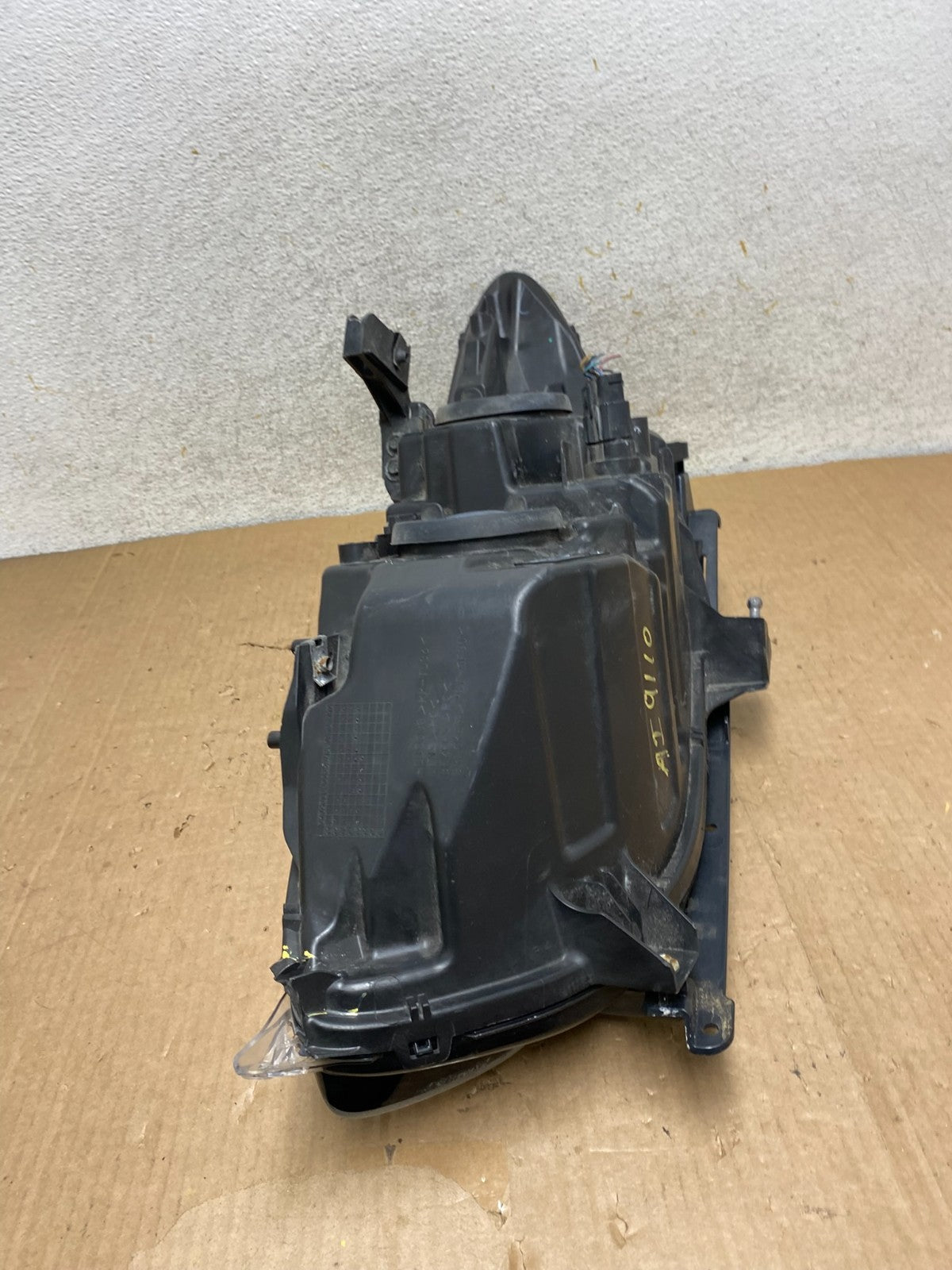 2013 to 2016 Ford Fusion Right Passenger Rh Side Headlight AI9110 DW8