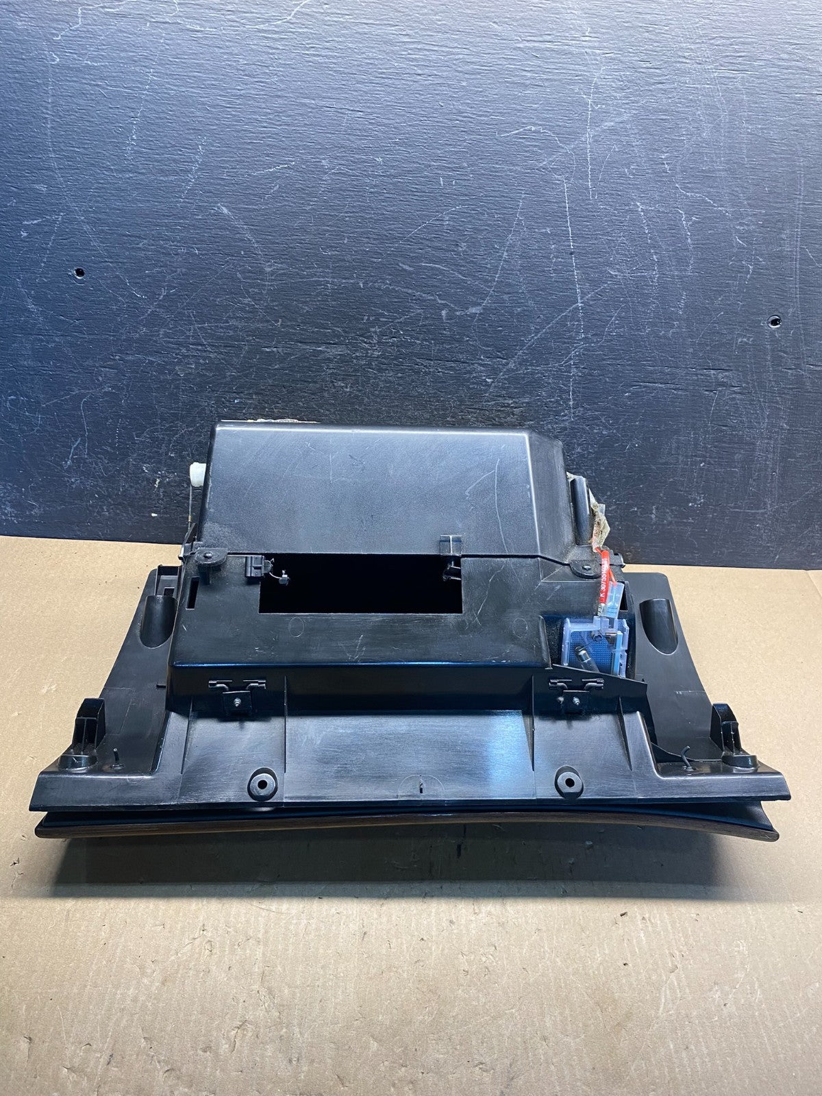 2003 to 2006 Volvo XC90 Dash Glove Box Storage Compartment AG1870 DG3