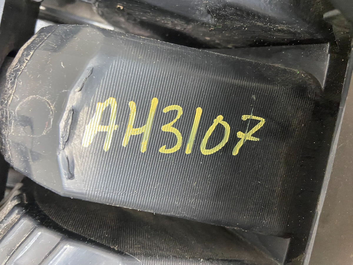 2008 to 2012 Jeep Liberty Right Passenger RH Side Tail Light AH3107 DW8
