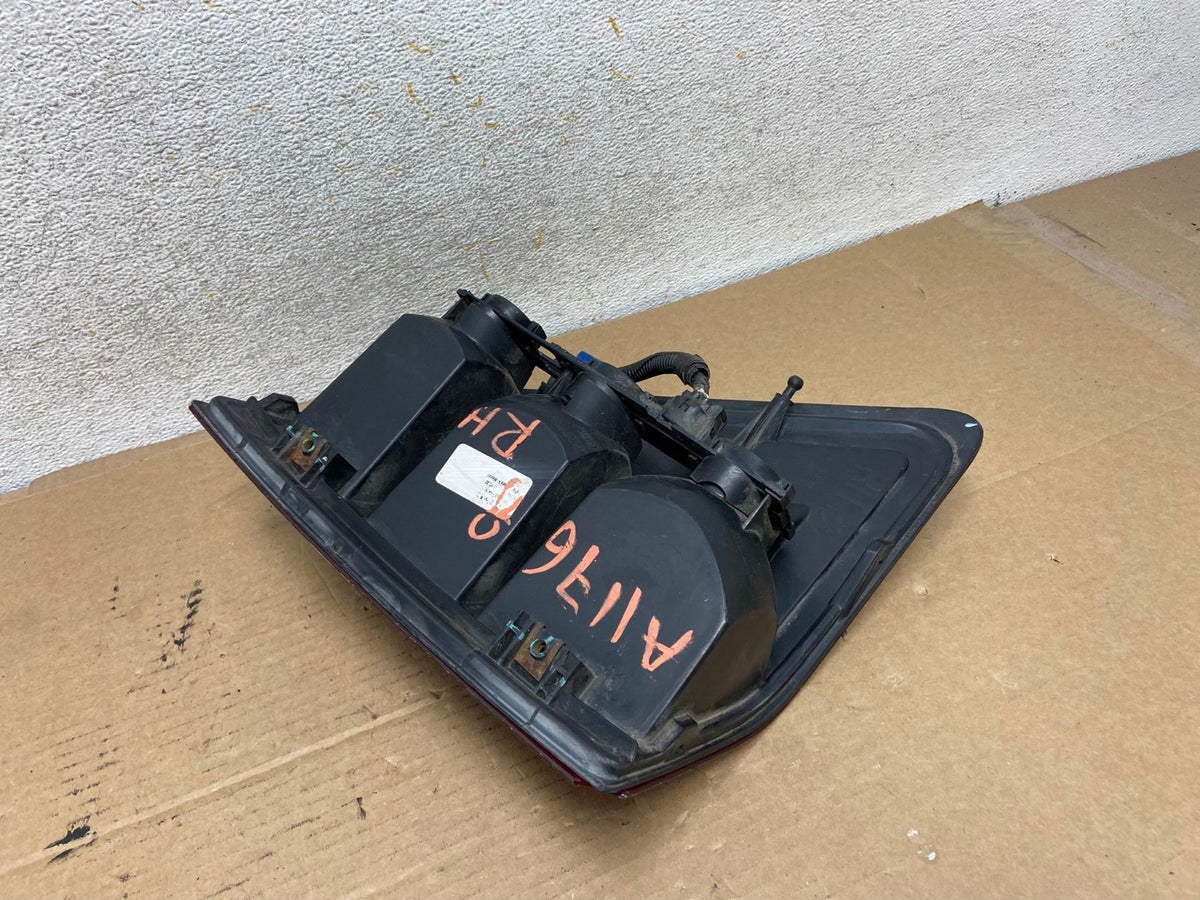 2005 - 2006 Jeep Grand Cherokee Right Passenger Rh Tail Light AH7823 LK5