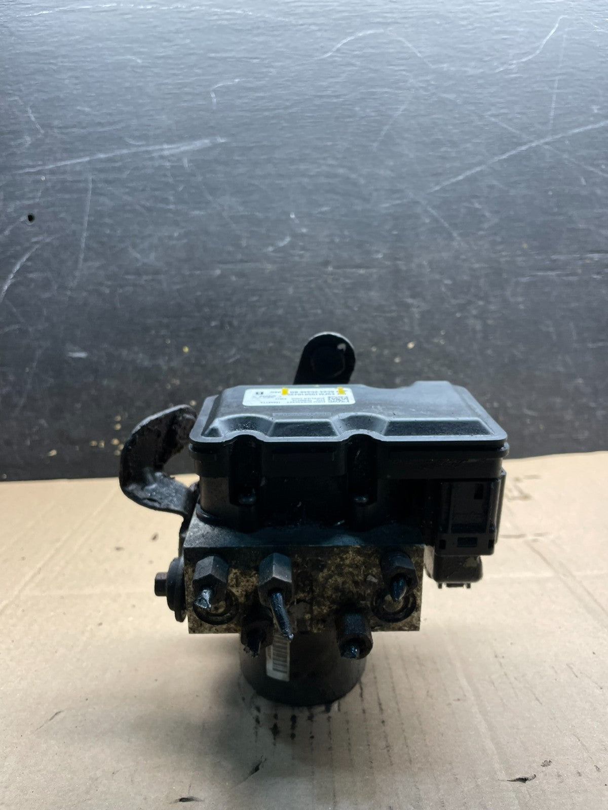 2011 - 2014 Ford E250 E350 Van ABS Anti Lock Brake Pump Module v1973 DG0