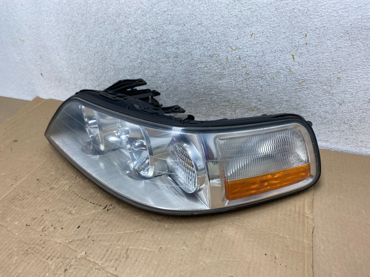 2005 to 2011 Lincoln Town Car Left Driver LH Side Headlight AI1236 DW1