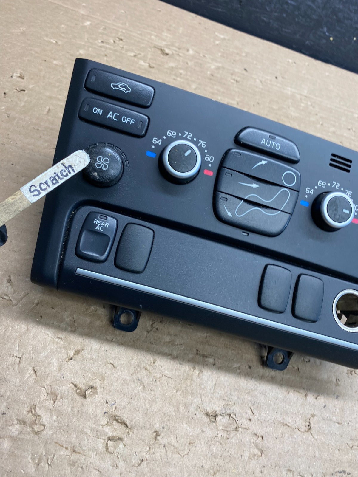 2007-2013 Volvo XC90 Center A/C Climate Control Radio Panel Bezel AG8430 DG1