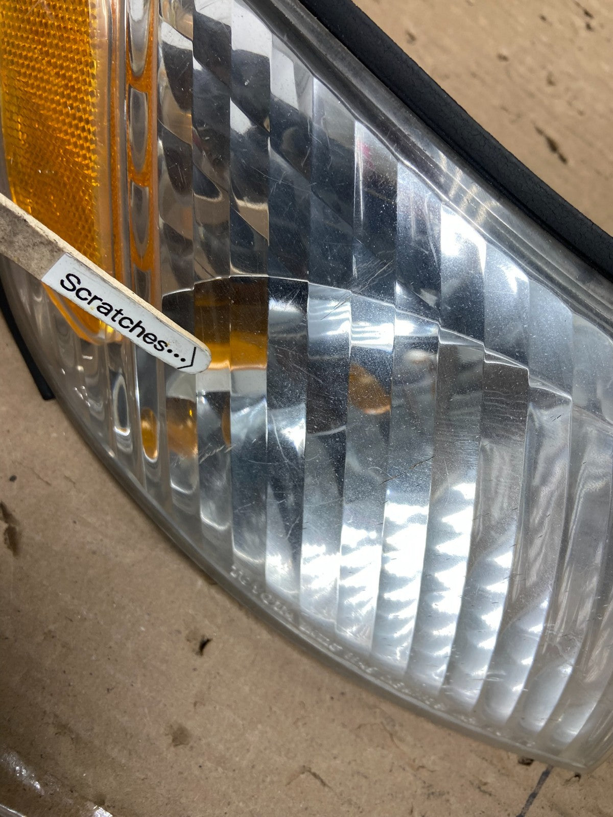 2000 to 2001 Lexus ES300 Right Passenger RH Side Turn Signal AB1392 DW3